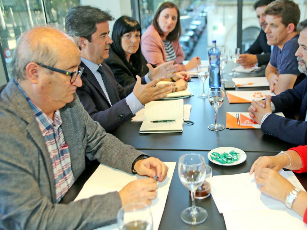 Cs traslada al PSOE que su “prioridad” es pactar con el PP y Alós indica que solo falta firmar