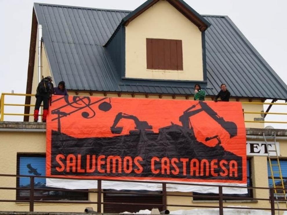 Ecologistas se movilizan contra la ampliación de la estación de Cerler