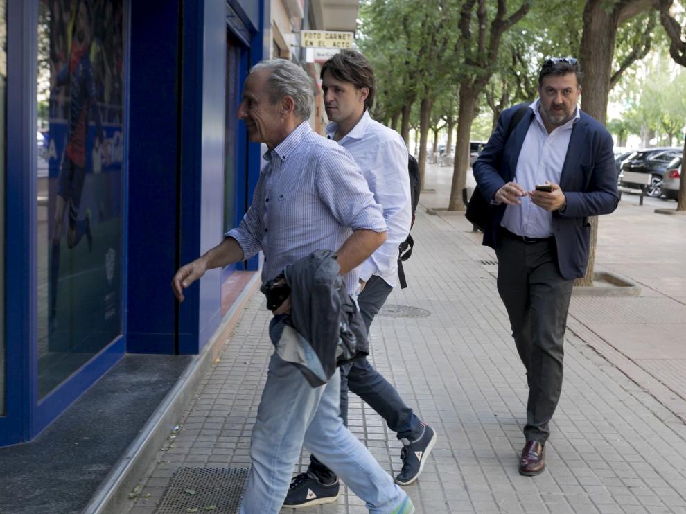 El Huesca encara su futuro con "moderado optimismo" y avisa de acciones legales