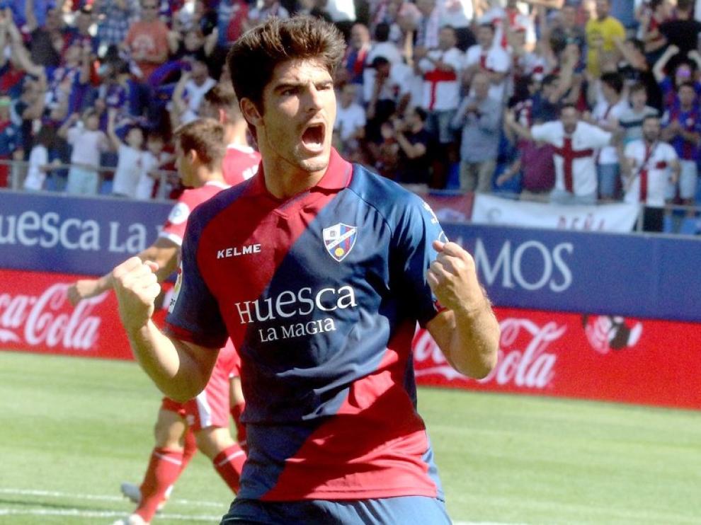 Catalán confirma "negociación abierta" con el Huesca por Melero