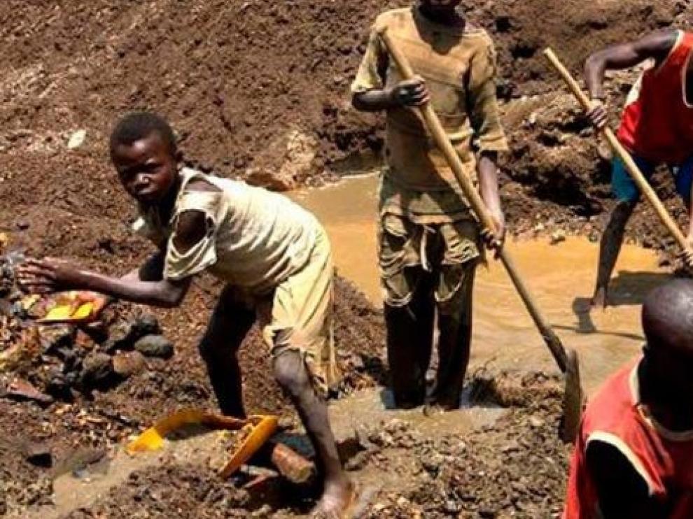 Trece muertos por un derrumbe en una mina de oro de RD del Congo