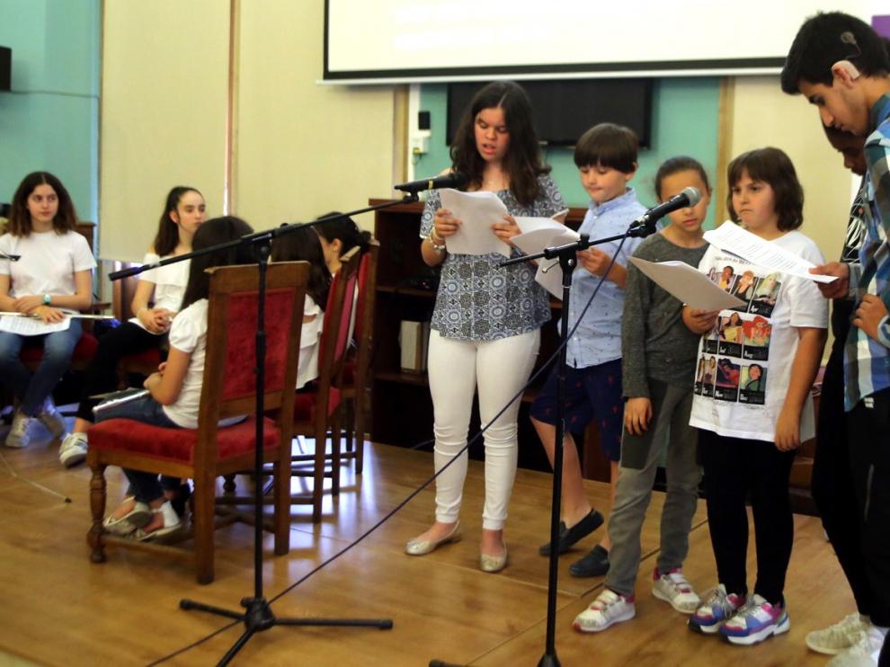 Hipoacúsicos defienden la inclusión desde la música y la lectura