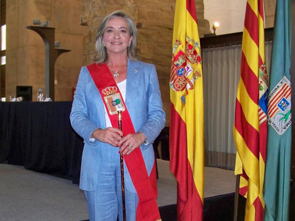 La popular Carmen Costa se convierte en la primera mujer al frente del Consistorio de Fraga