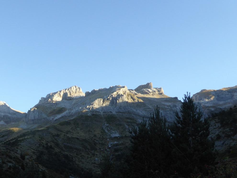 Subida al Aspe, gigante entre lapiaces