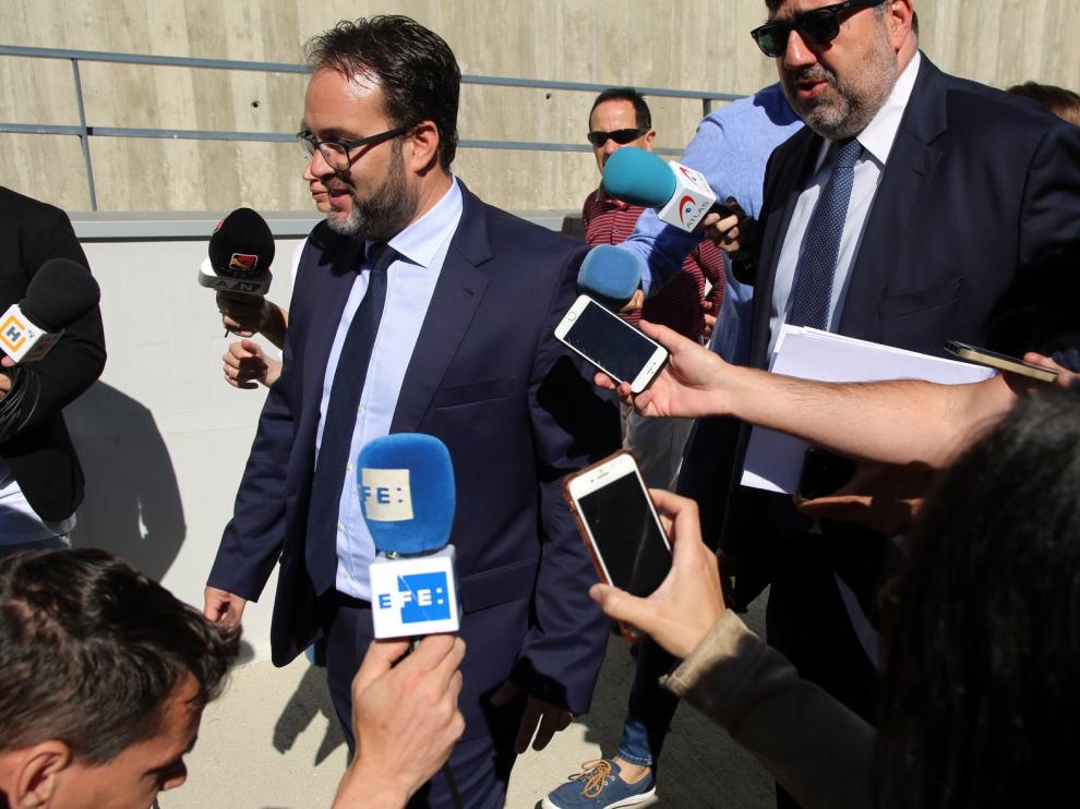 El documento hallado en el despacho de Lasaosa, un intento de "estafa" desde Guatemala