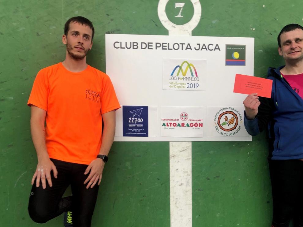Agus y Asier revalidan el título en el frontón de Jaca