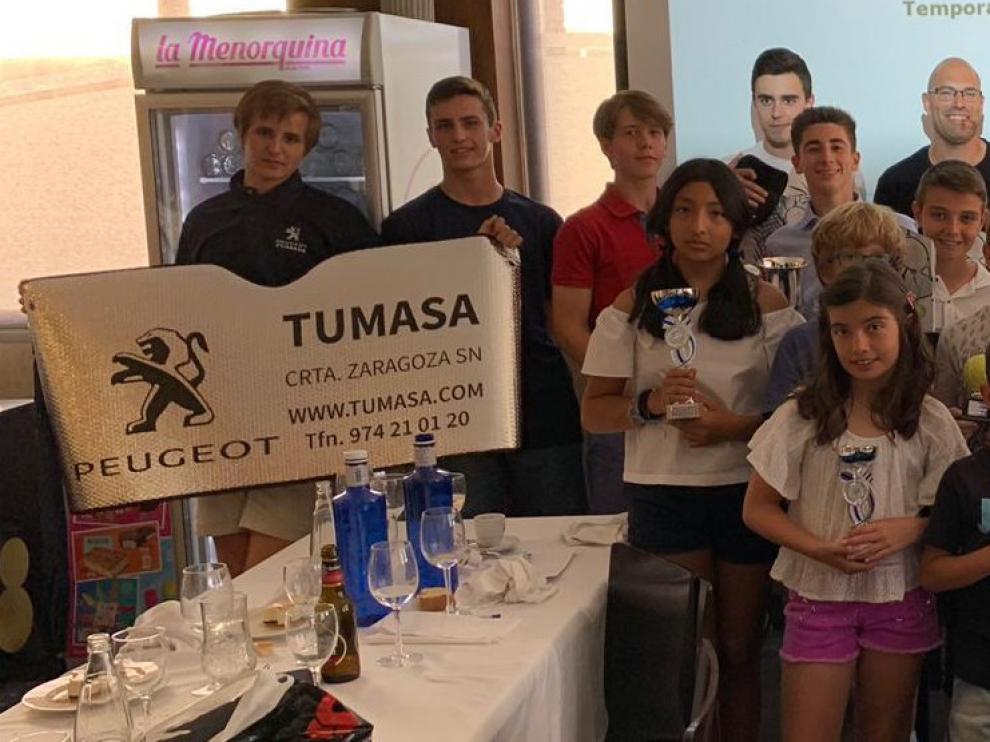 El Club Tenis Zoiti Peugeot celebra en Huesca su fiesta fin de temporada