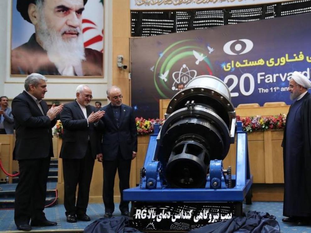 Irán dice que superará en diez días su reserva límite de uranio