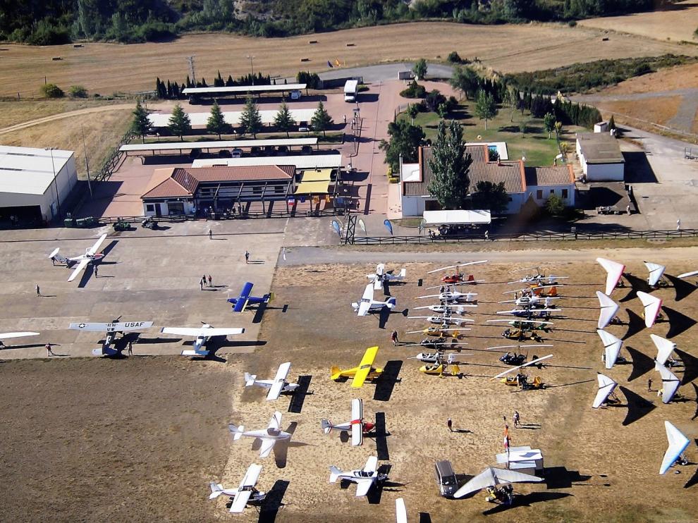 El aeródromo de Santa Cilia inicia "lo mejor" de la temporada a pleno rendimiento