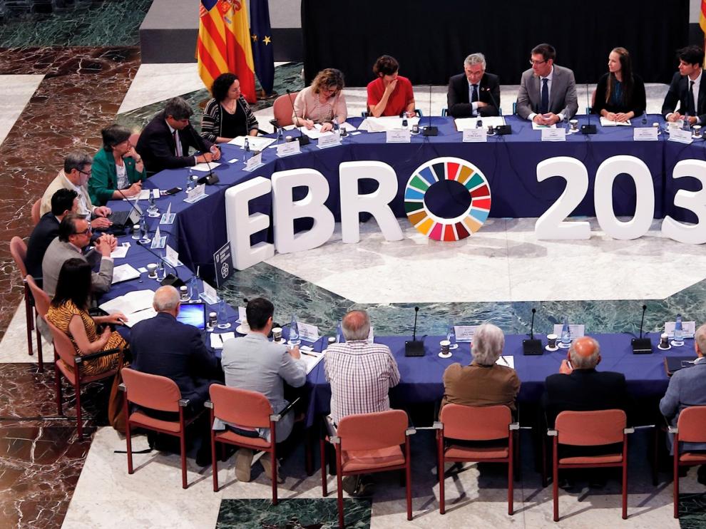 Olona destaca la colaboración de Aragón en materia de agua