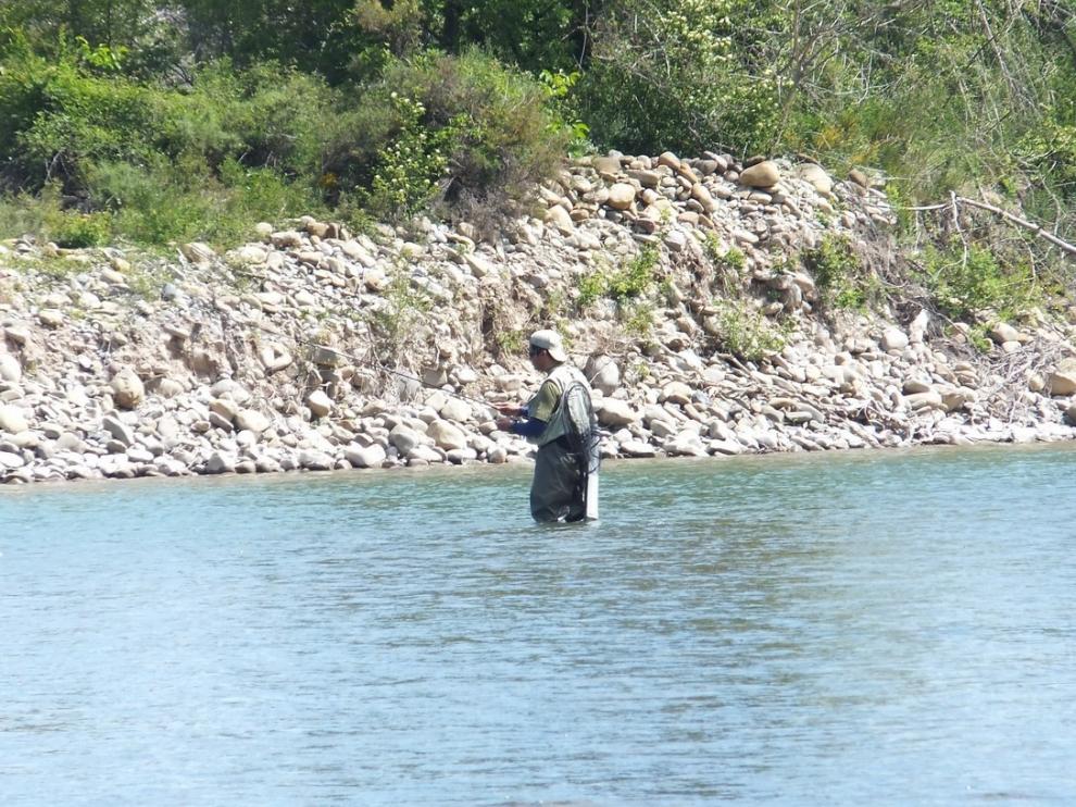 Seis pescadores aragoneses competirán este fin de semana en el I Campeonato de España de Pesca de Salmónidos Lance Dúos