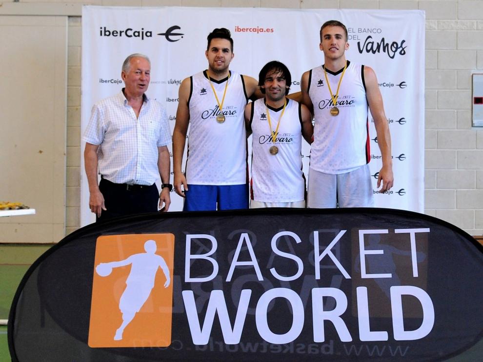 El equipo oscense Ramón y Cajal, campeón del Circuito 3x3 Ibercaja en la final de Zaragoza