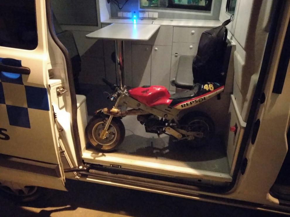 Denunciado un joven por ir en una minimoto por el centro de Huesca