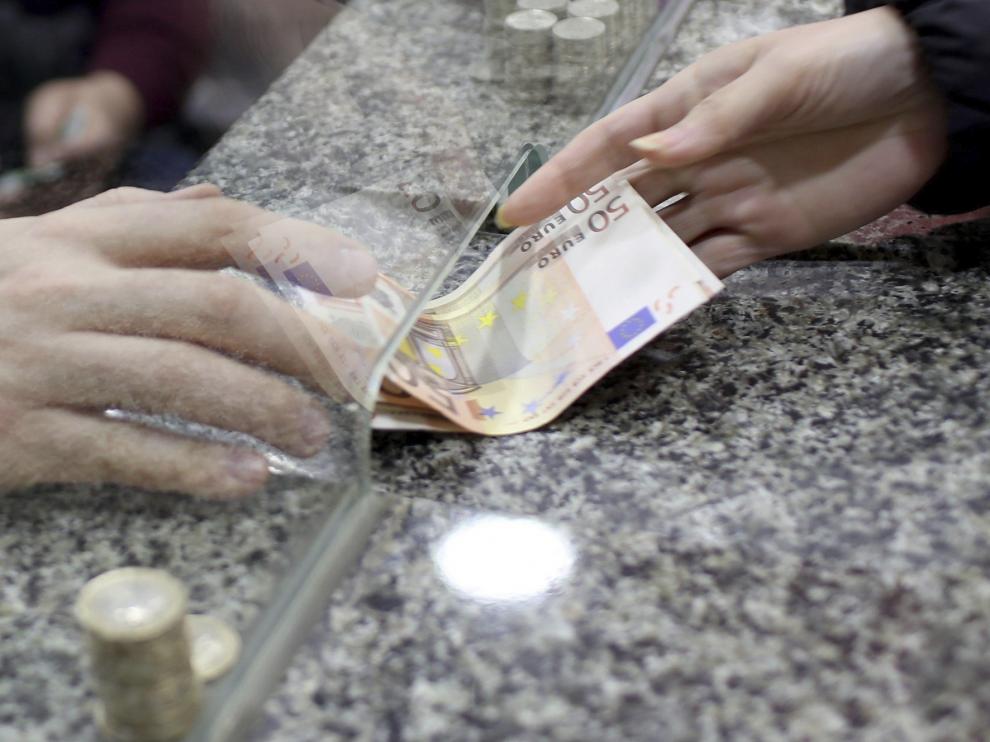 Los aragoneses cobraron un salario medio de 23.000 euros en 2017