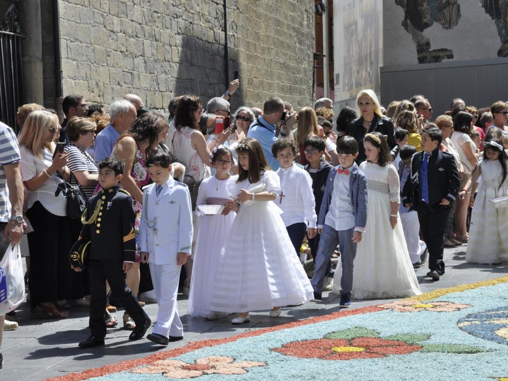 Julián Ruiz preside la celebración de la festividad del Corpus Christi en Jaca