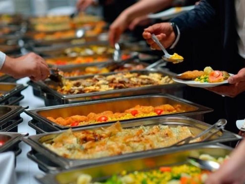 Los españoles gastan 1.029 euros en bares y restaurantes, 607 en alimentos y 422 en bebidas