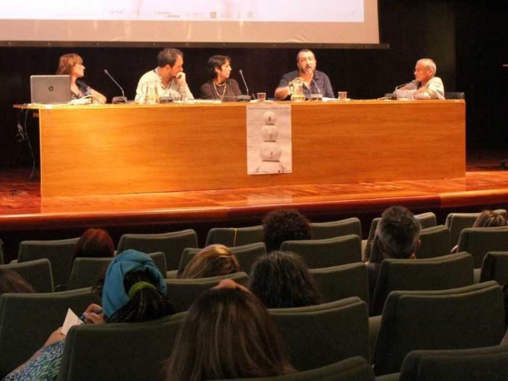 Debate sobre la actualización de los cuentos