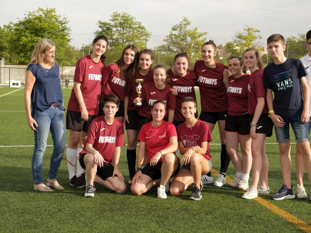 El CD Peñas Oscenses entrega sus trofeos Miguel Ángel Leris, Cacho García Blanco y Femenino