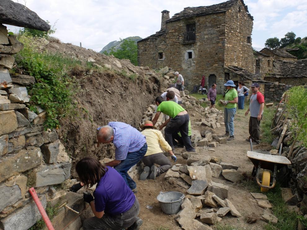 Gran demanda de participación en el I Taller de piedra seca de Sobrarbe