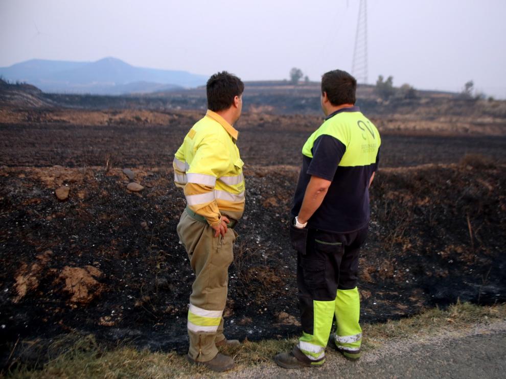 El incendio de Alcalá de Gurrea está controlado y permanece bajo vigilancia