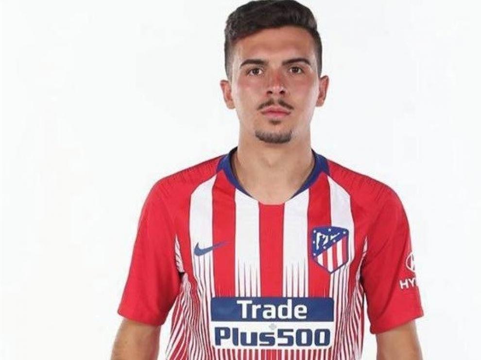 Mucho "trajín" en el Huesca para concretar las entradas y salidas de jugadores