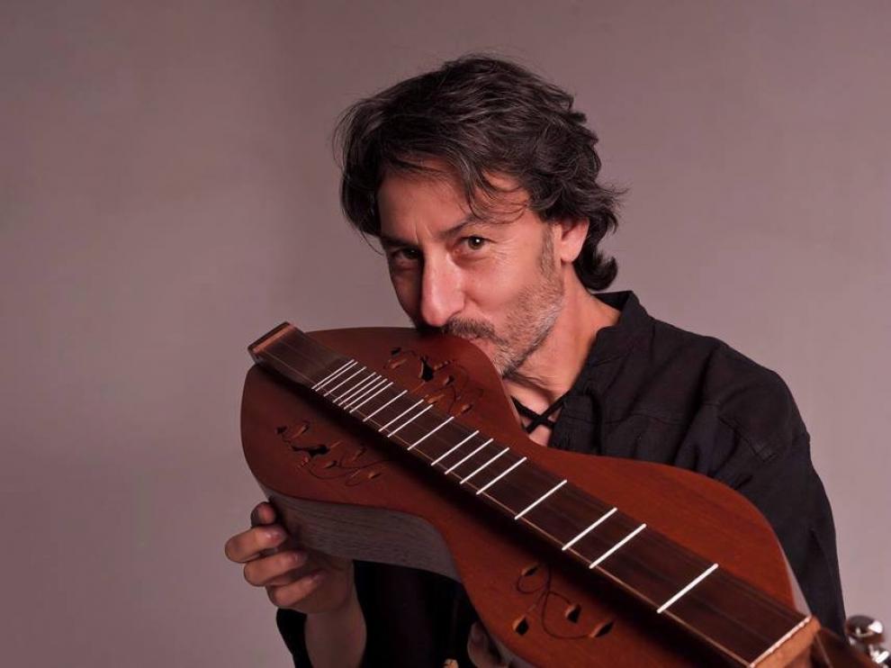 Carlos de Abuín abre "A son de Busa"