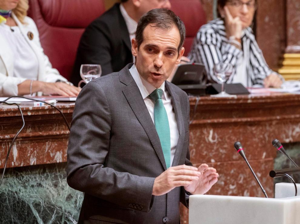 Vox impide la investidura del popular López Miras en Murcia