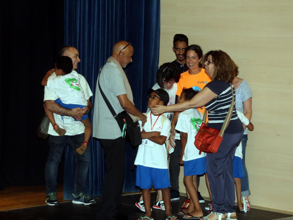 Los oscenses abren sus corazones y casas para recibir 53 sonrisas