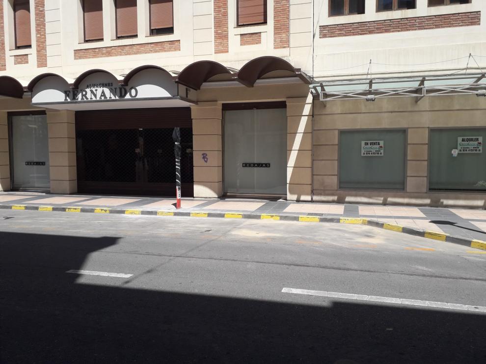 Trasladan la parada del autobús de la calle Santa Bárbara de Monzón a Juan de Lanuza