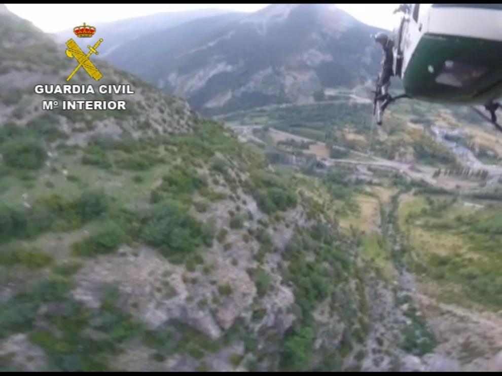 Rescatan a un montañero perdido durante 4 días tras la llamada de auxilio con un silbato