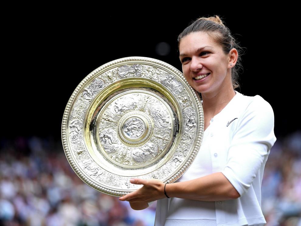 Halep logra su primer torneo ante Serena