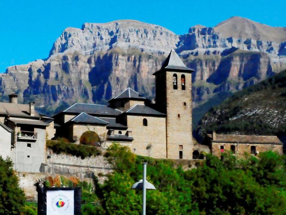 Torla acoge la jornada divulgativa "Montañas Ultraligeras"