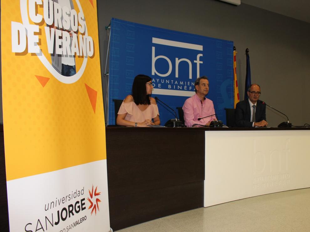 La Universidad San Jorge instala en Binéfar un aula móvil para sus cursos de verano