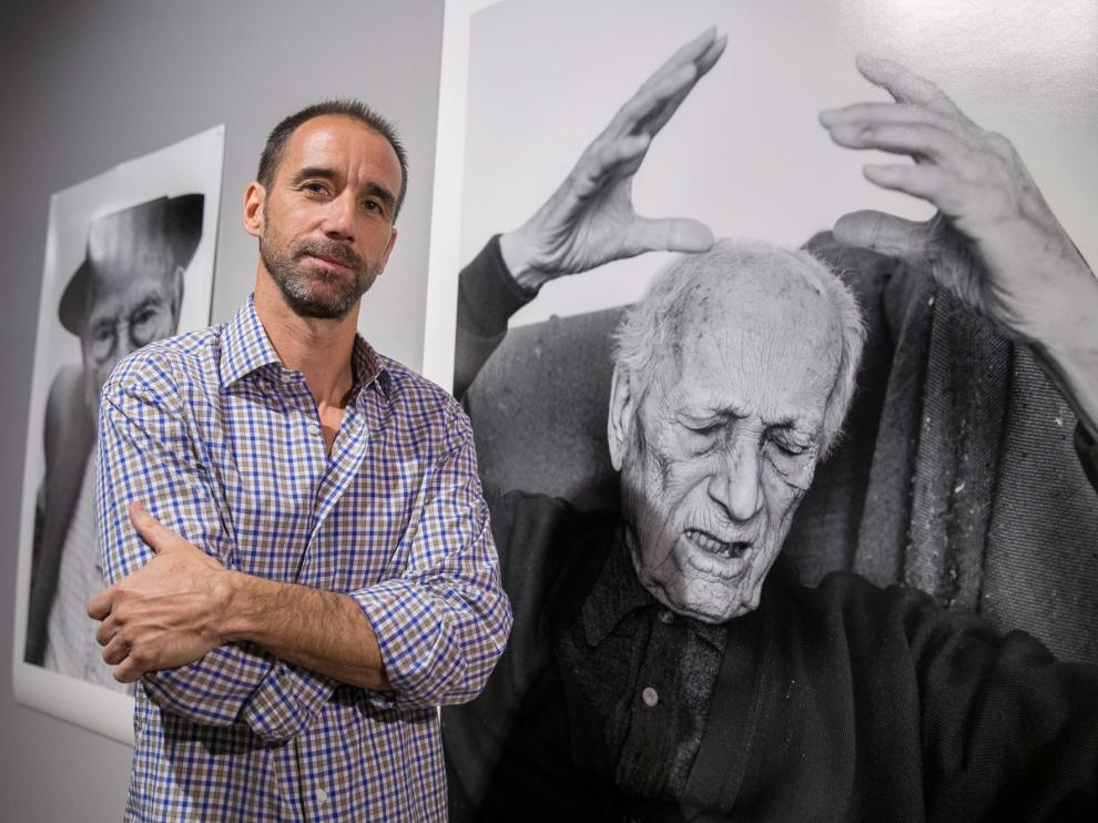 Combatientes en la Guerra Civil posan para Luis Areñas