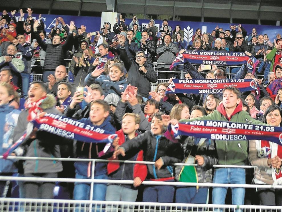 Renuevan el 98 por ciento de los abonados del Huesca