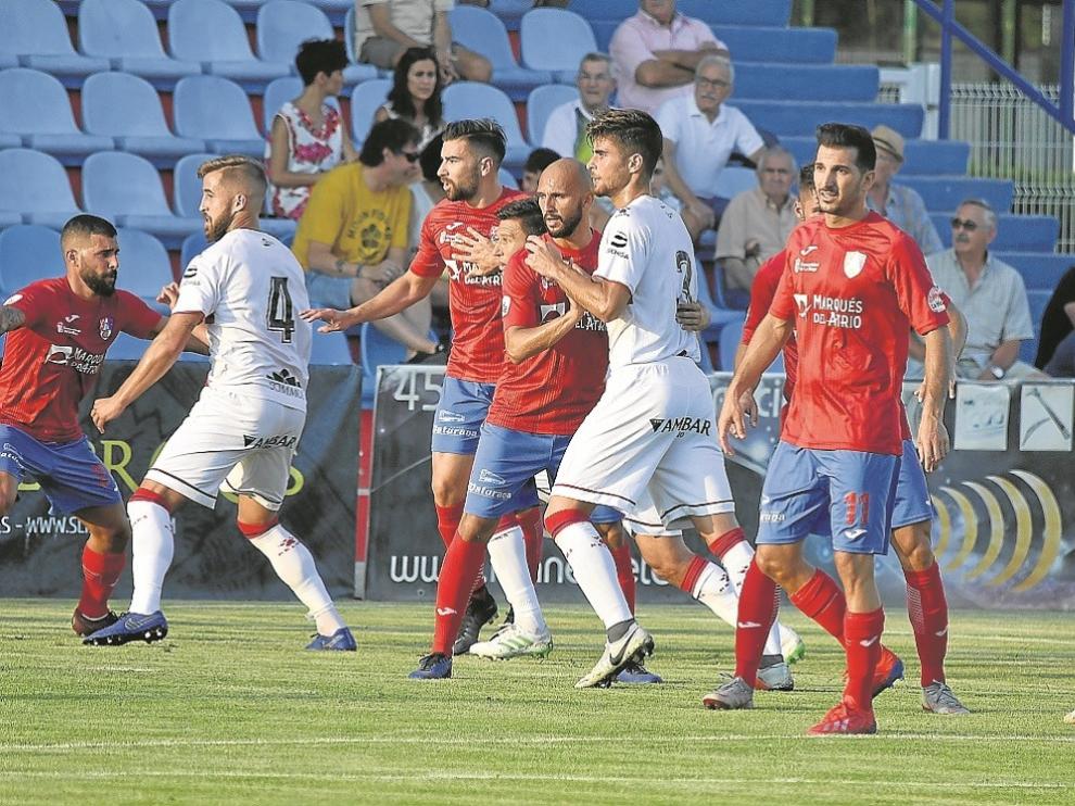 Empate a nada y minutos para todos en el Calahorra-Huesca