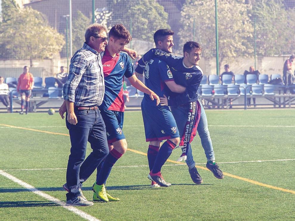 Toa, tercer año con el filial, canta las cuarenta en el Huesca