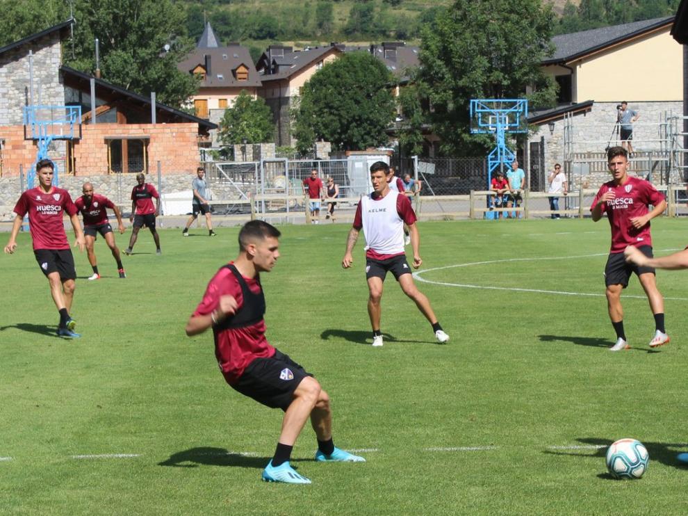 El Huesca se enfrenta al Castellón en Teruel