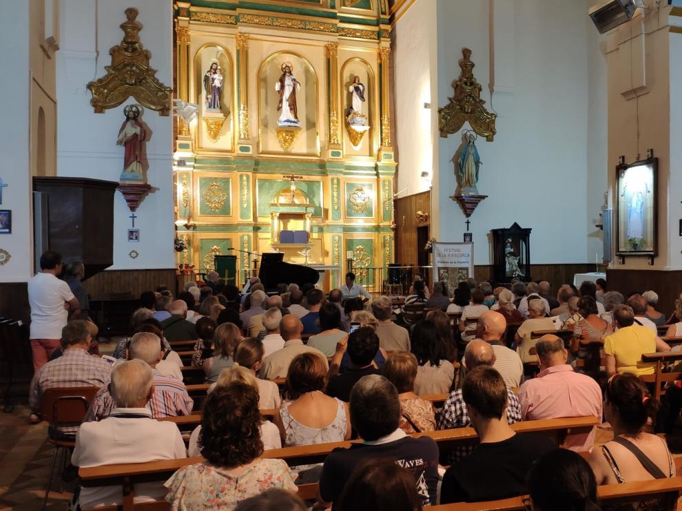 El público arropa masivamente el festival Clásicos en la Frontera