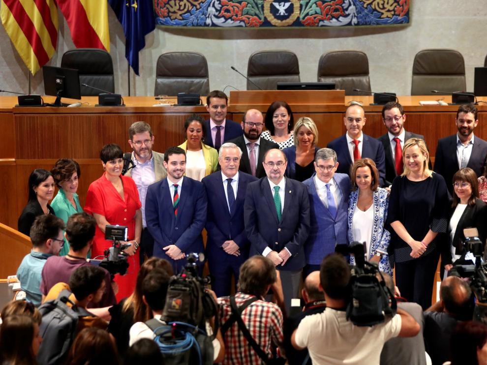 Javier Lambán, elegido presidente del primer gobierno cuatripartito de Aragón