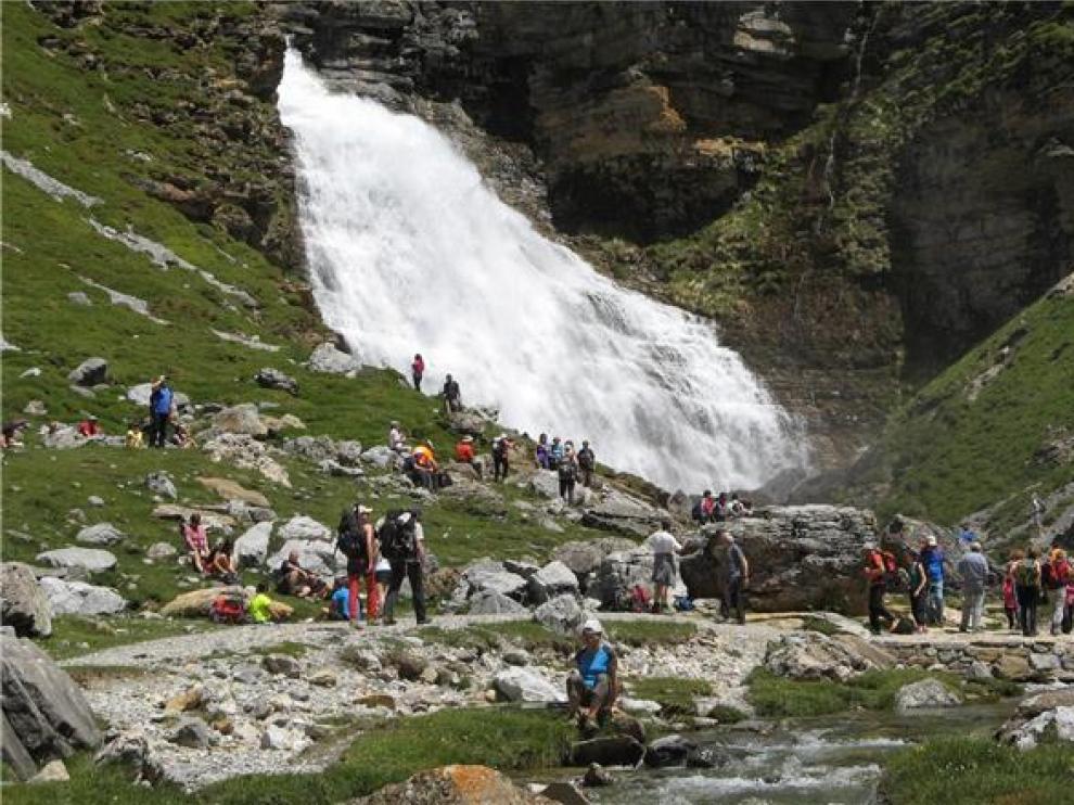 La Cola de Caballo es la mejor cascada del mundo para los lectores de 'The Guardian'