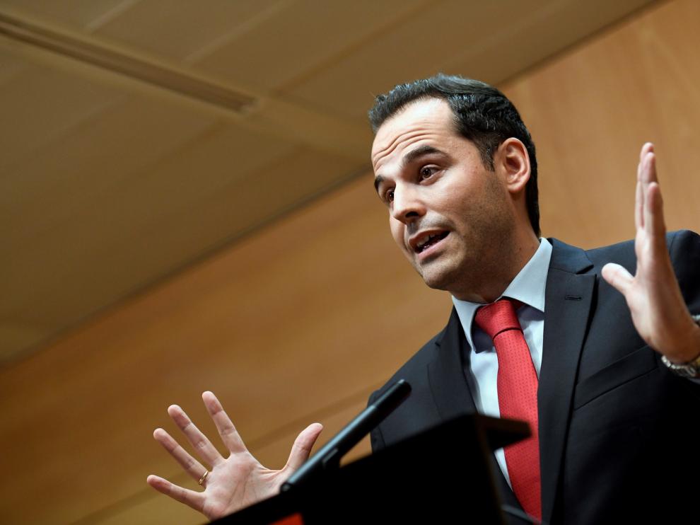 El sí de Cs a la propuesta de Vox permitirá la investidura de Ayuso en Madrid