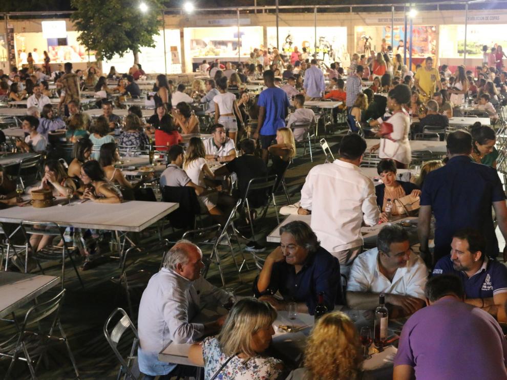 Barbastro degusta más de 18.000 caldos y tapas en su gran cita