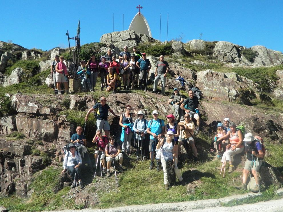 Voluntarios universitarios divulgan el Camino de Santiago
