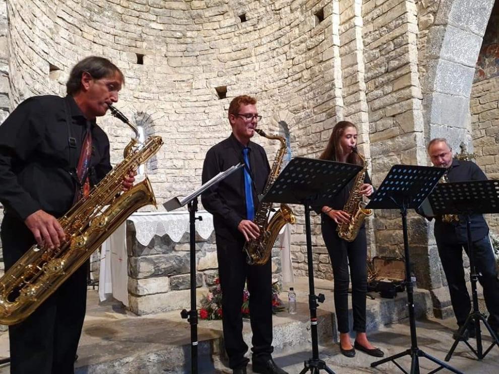 Actuación del Cuarteto de Saxofones de Sabiñánigo