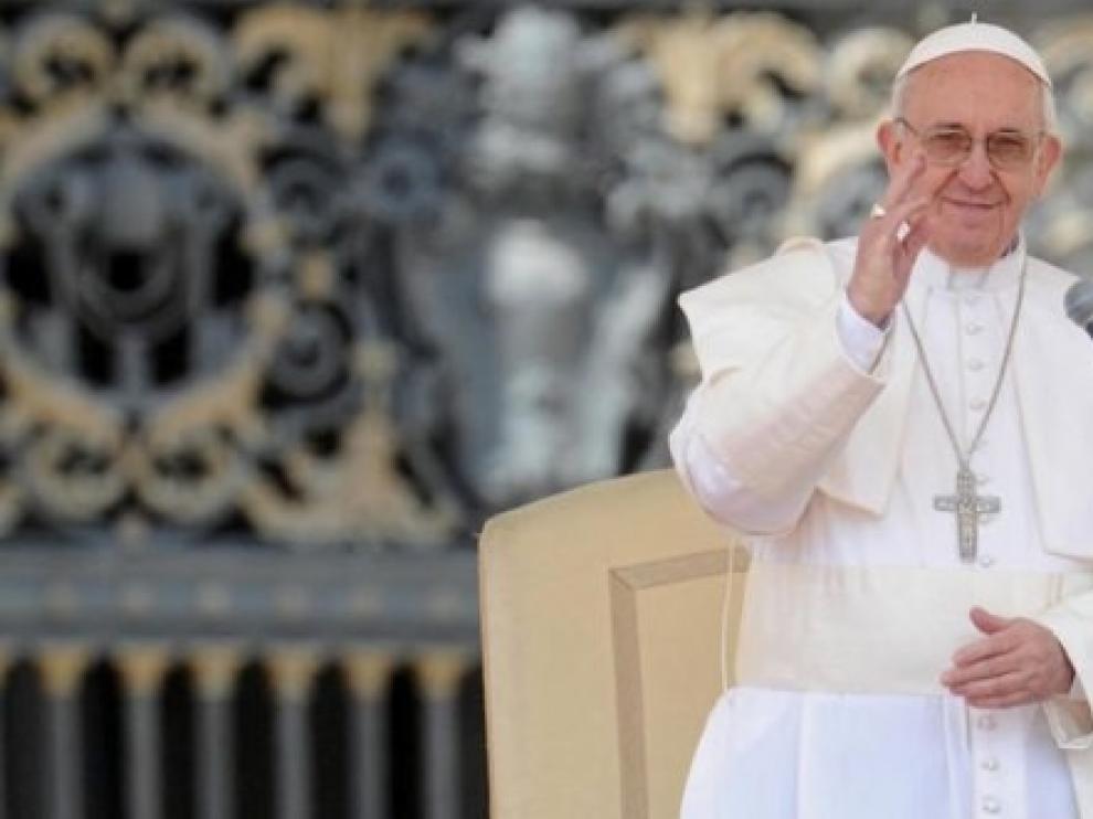 El papa pide una Iglesia sin fronteras, solidaria y atenta a los problemas
