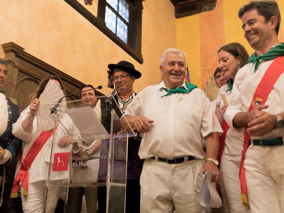 "Aquí estamos todos", en el ritual de una ciudad que se expresa como "un todo"