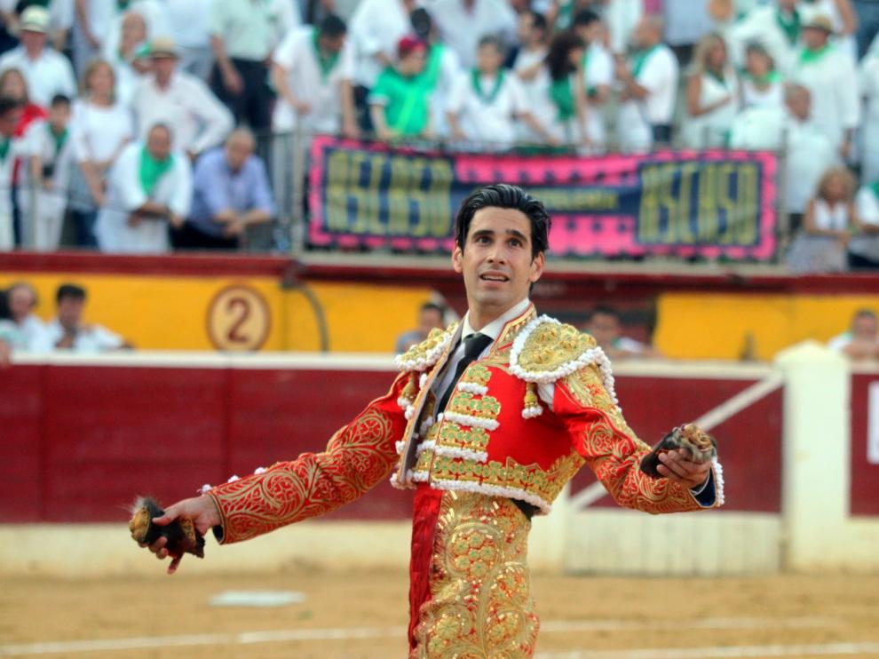 Perera, López Simón y Garrido abren feria con los Torrestrella