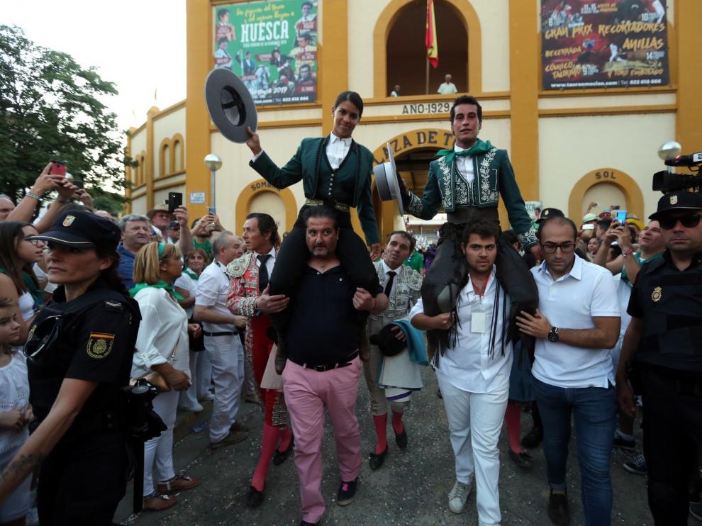 Lea Vicens y Pérez Langa abren la puerta grande en la última de feria