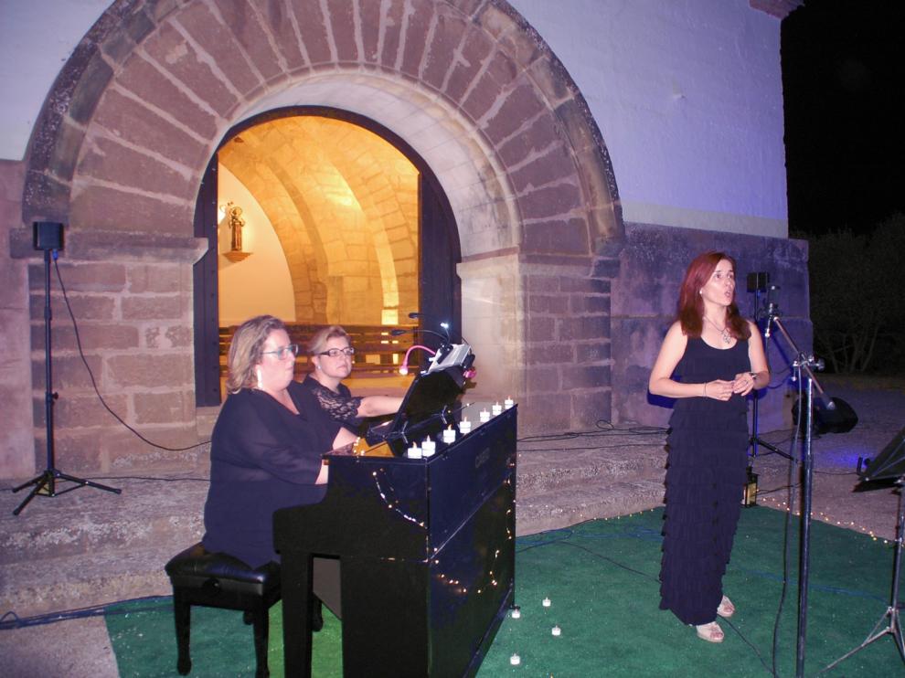 Piavocce "toca las estrellas" en su presentación en Sariñena